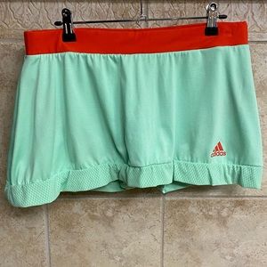 Adidas tennis skirt mint color, size medium
